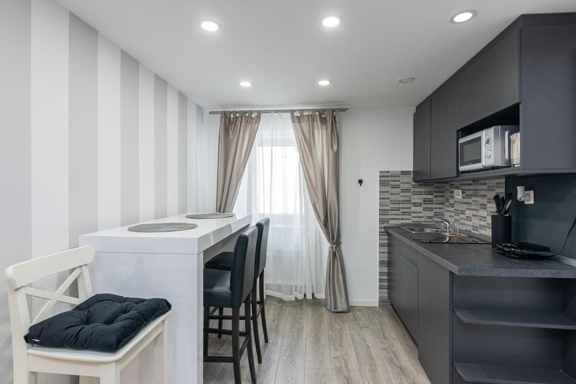 Small, Sweet & Cosy Apartments Риека Экстерьер фото