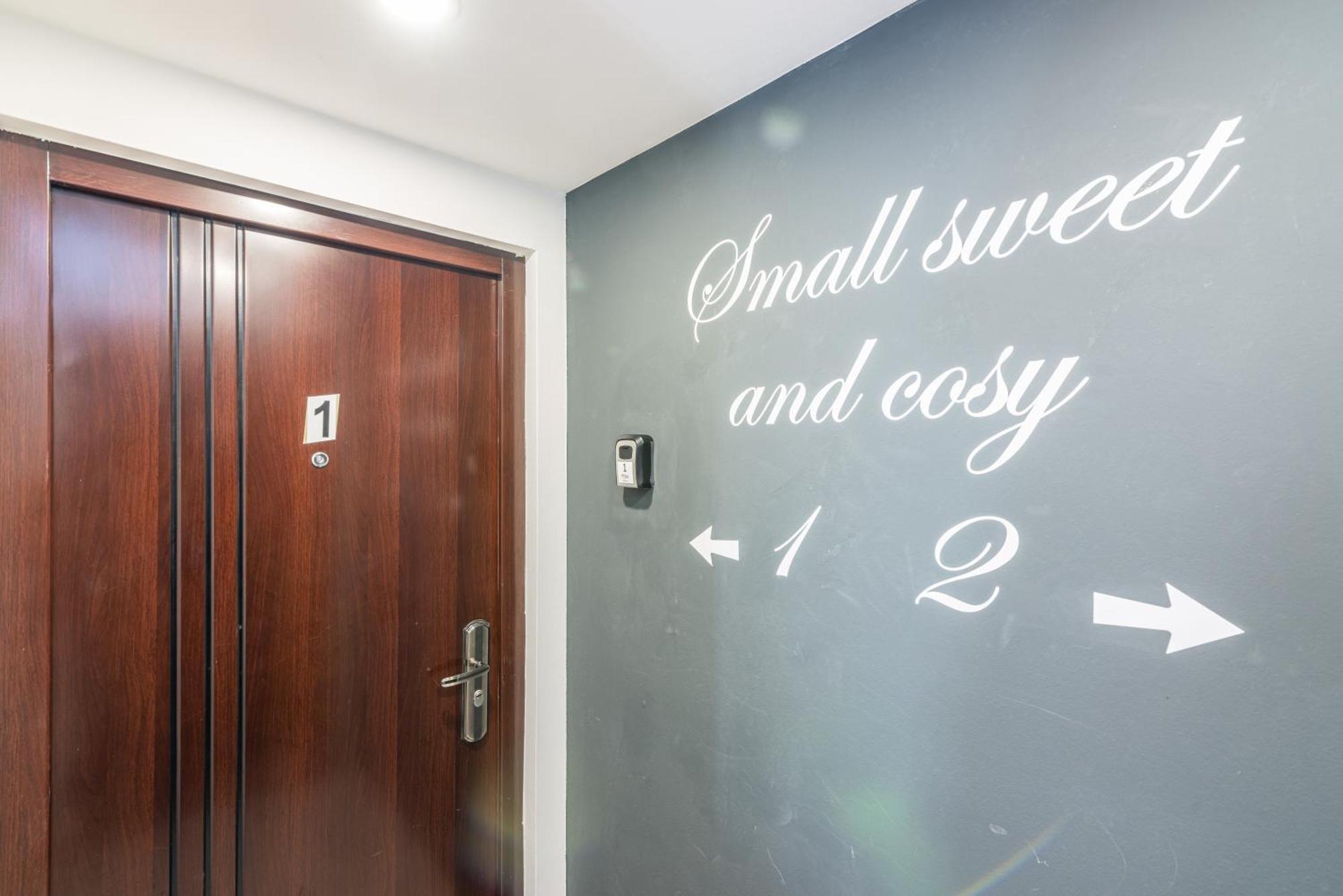Small, Sweet & Cosy Apartments Риека Экстерьер фото